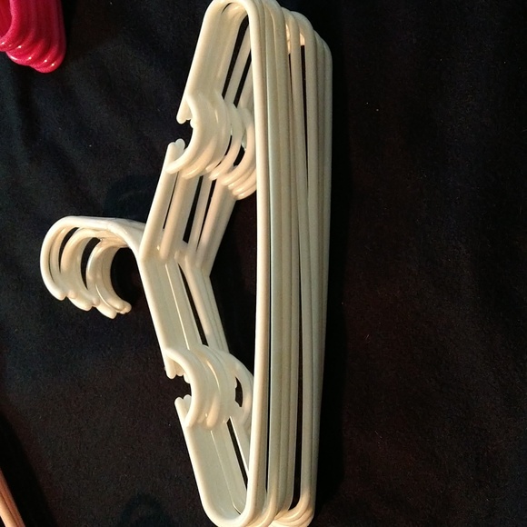 10 Delta Children's & Baby Clothing Hangers C Hooks in White - Picture 8 of 8